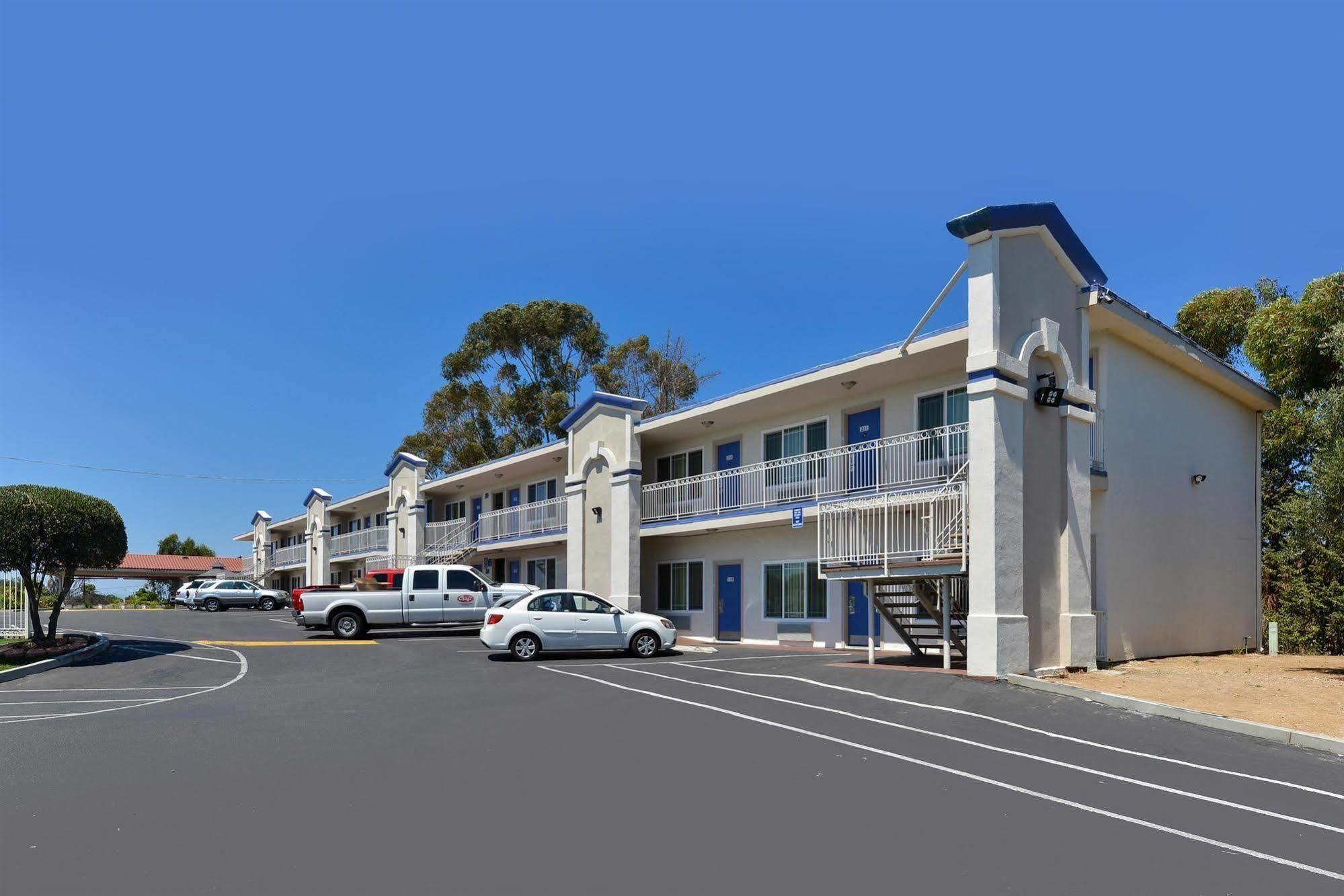Motel 6-Vista, Ca Kültér fotó