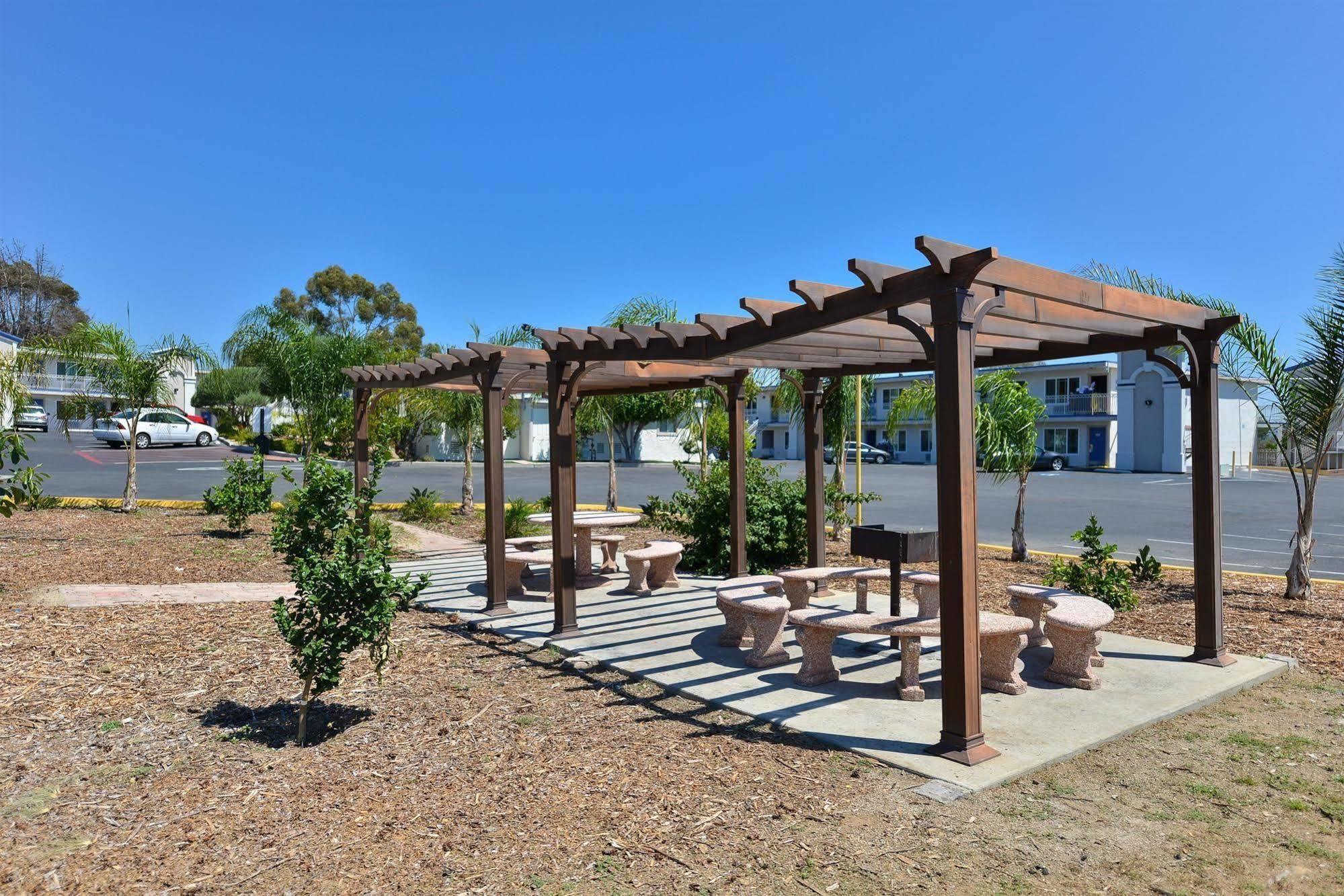 Motel 6-Vista, Ca Kültér fotó