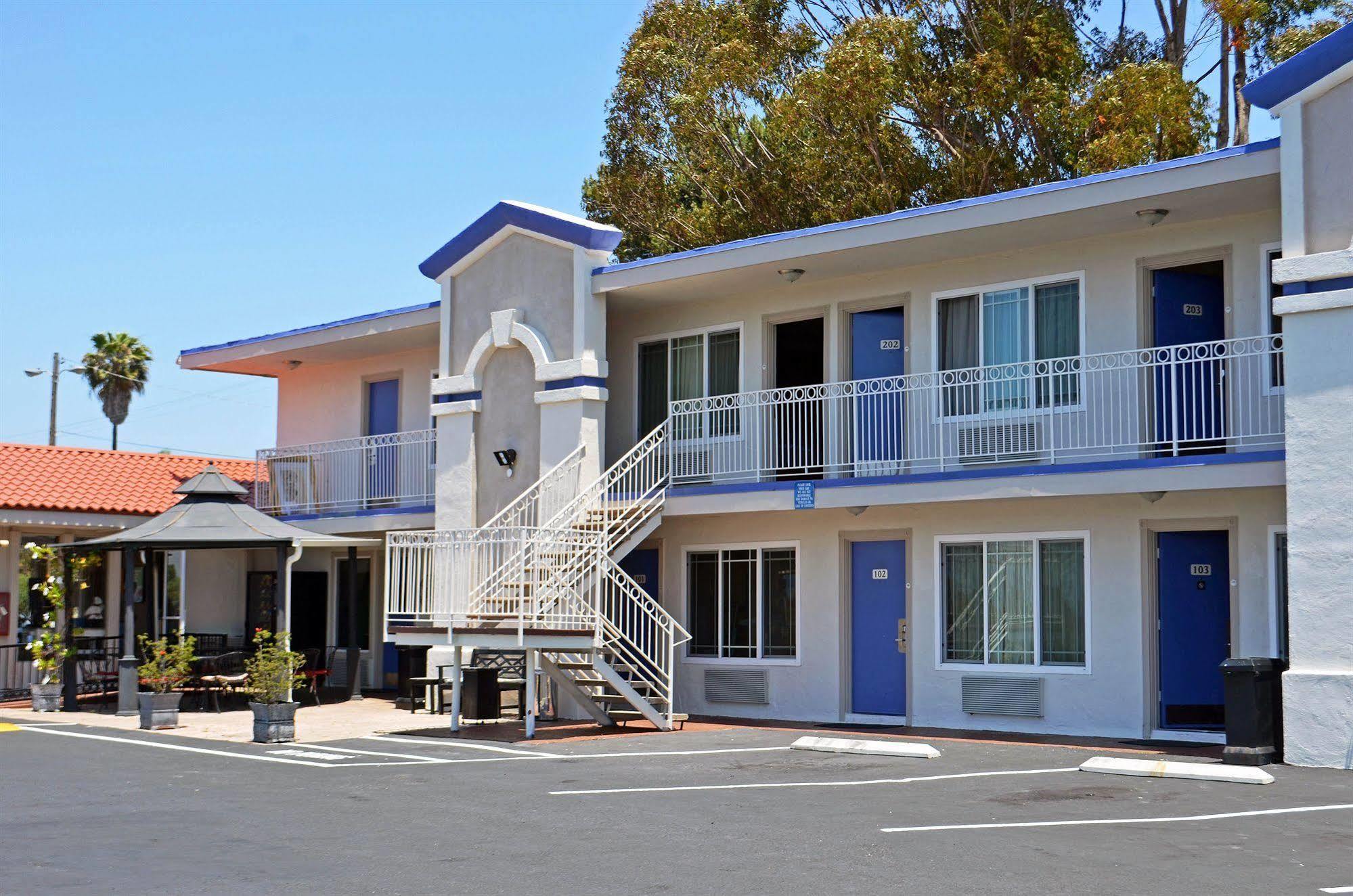 Motel 6-Vista, Ca Kültér fotó