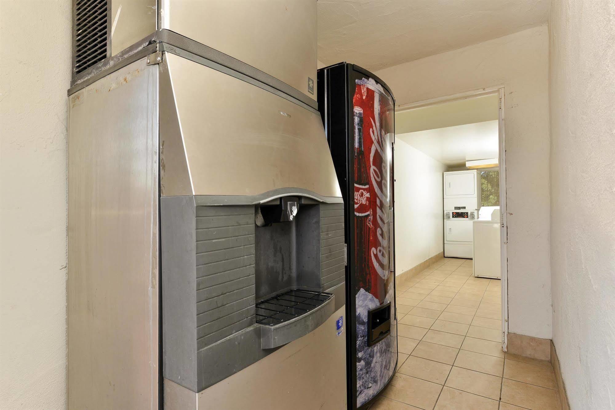 Motel 6-Vista, Ca Kültér fotó