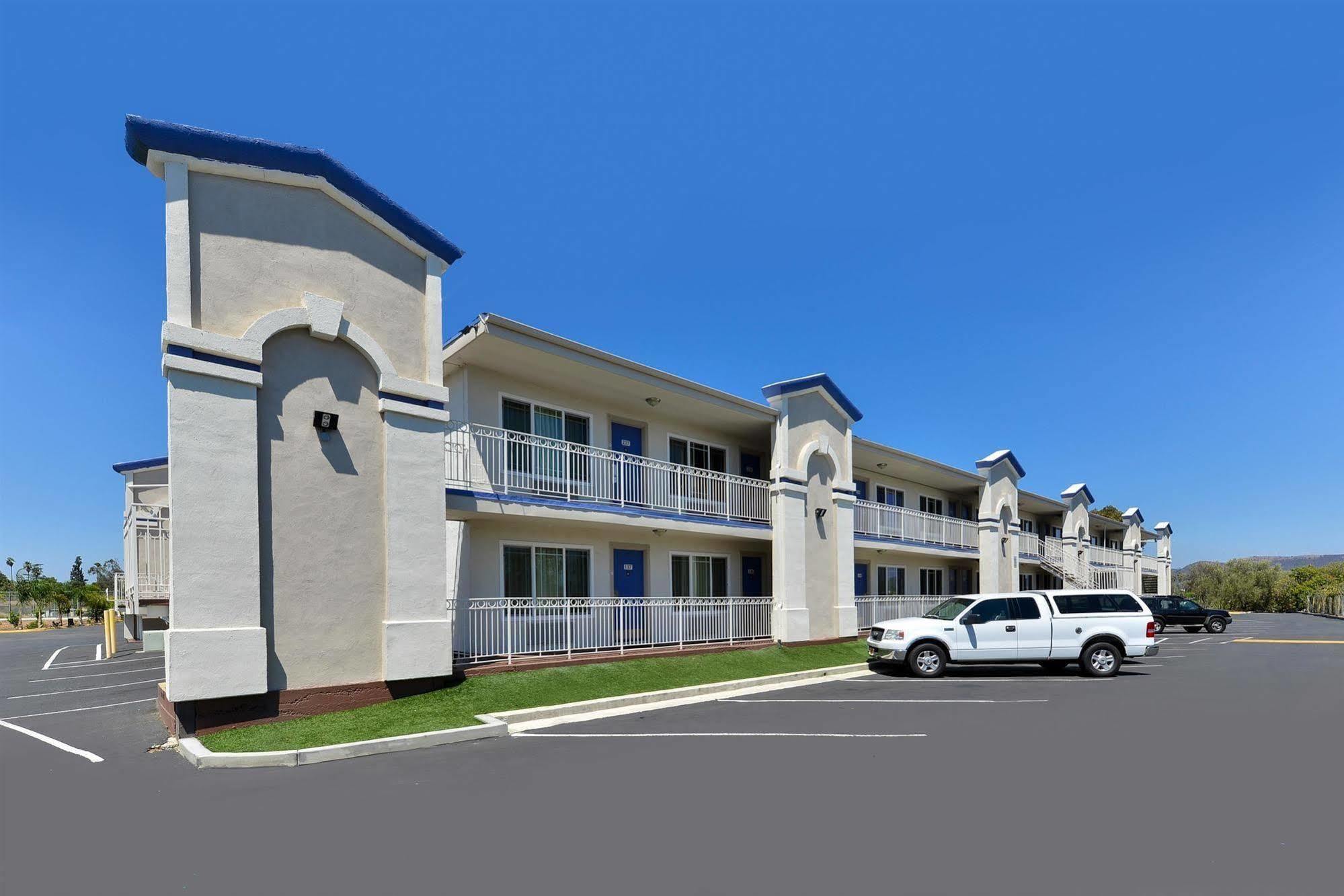 Motel 6-Vista, Ca Kültér fotó