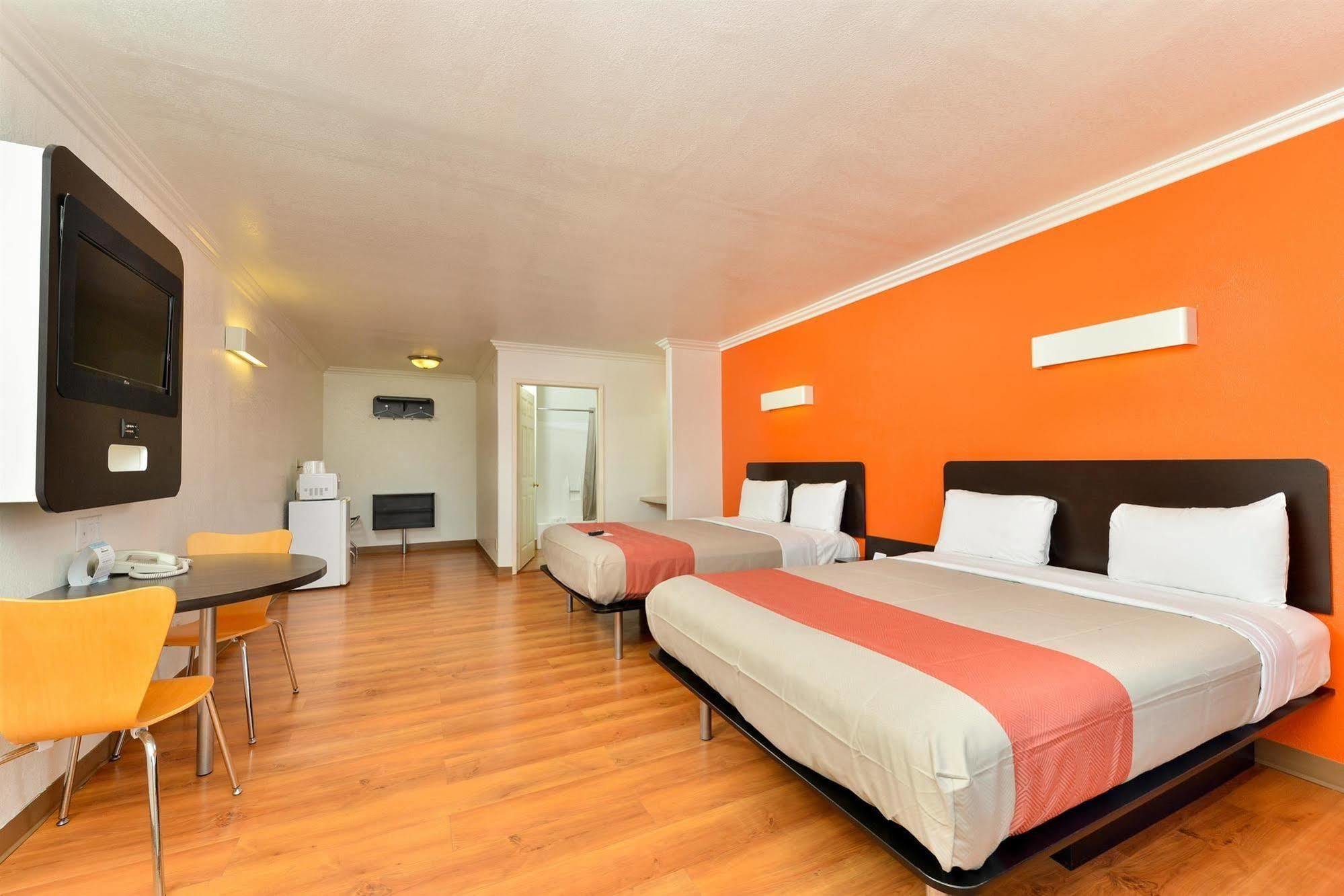 Motel 6-Vista, Ca Kültér fotó