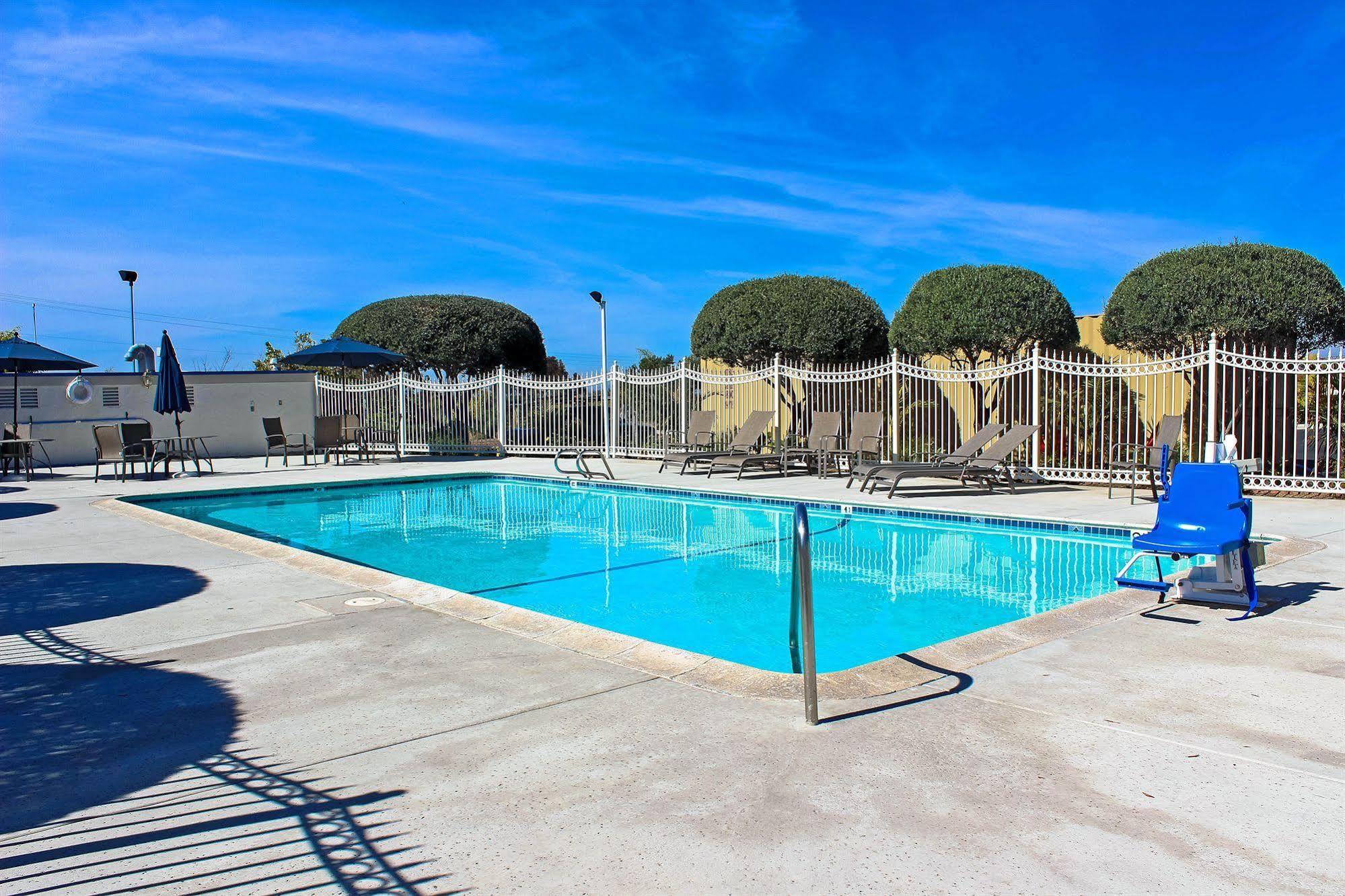 Motel 6-Vista, Ca Kültér fotó
