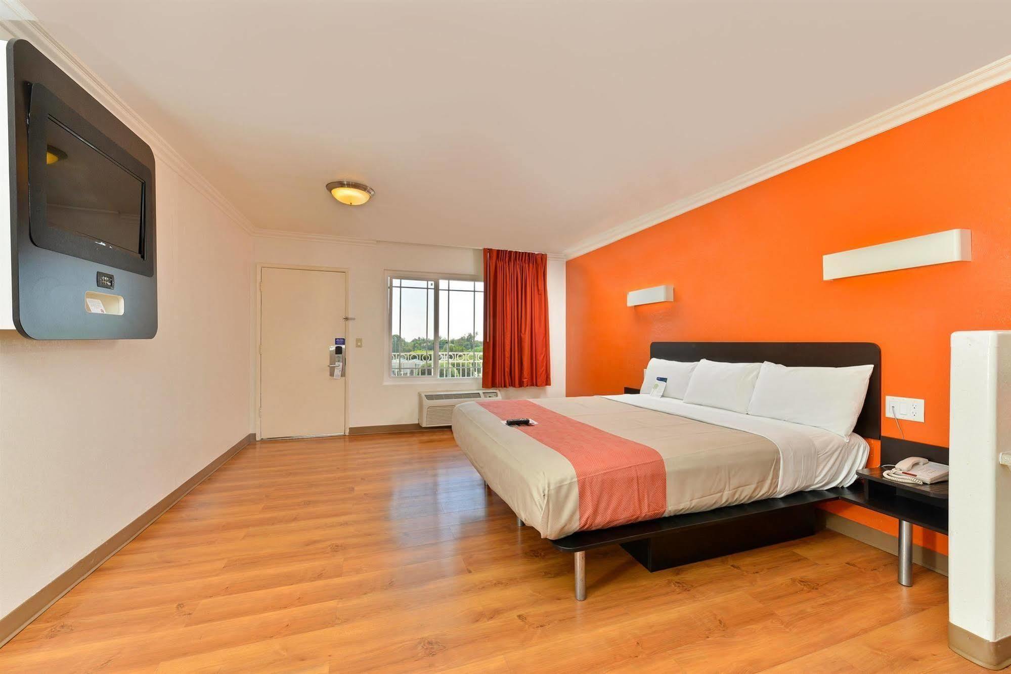 Motel 6-Vista, Ca Kültér fotó